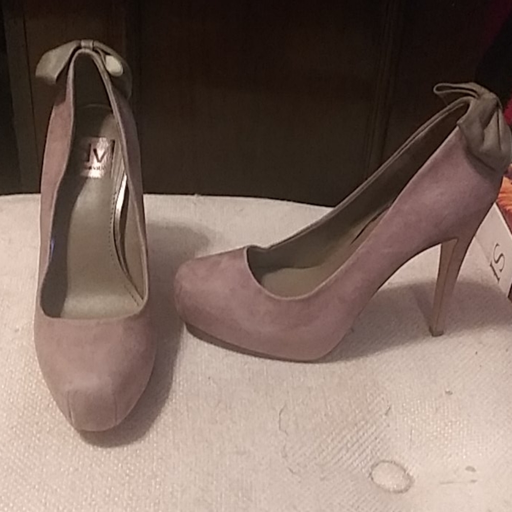 DOLCE VITA GREY SUEDE W/BOW SHOES